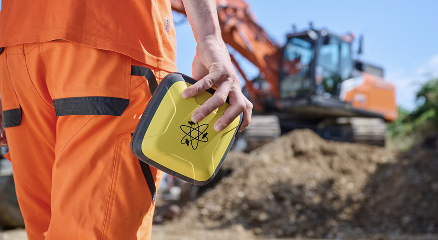 Leica Geosystems launches its first Machine Smart Antenna - the Leica iCON gps 120 